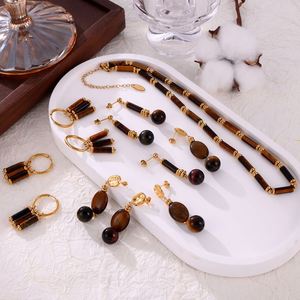 Conjunto de Joyería de Moda para Mujer, Aros de Titanio Románticos Vintage Retro y Collar de Piedra Natural - Product Image 5