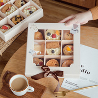 Boîte d'emballage à emporter en papier avec fenêtre transparente 9pcs design personnalisé vente en gros muffin cupcake macaron feuilleté