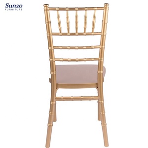 Chaise Chiavari Classique en Bois Doré Royal avec Dossier à 7 Tiges <span class=keywords><strong>pour</strong></span> Événements Élégants, Dîners et <span class=keywords><strong>Location</strong></span> de Mariages - Product Image 6