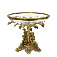 Assiette à bonbons en cristal de luxe en laiton doré sculpté à la main pour garçons sous la paume Bol à fruits en métal