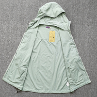 Meilleure vente de veste de peau d'assaut de randonnée en plein air pour hommes, lavable et légère à capuche, veste de protection solaire respirante imperméable britannique