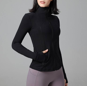 Vêtements de yoga respirants pour femmes, vêtements de sport à col montant, coupe ajustée et extensible. - Product Image 6