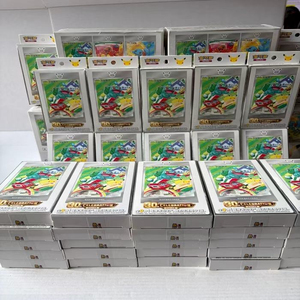 Set <span class=keywords><strong>di</strong></span> Carte Illustrate Speciali per il 30° Anniversario delle Carte <span class=keywords><strong>Pokémon</strong></span> - Edizione Parteneri Iniziali Vol. 1 - Product Image 2