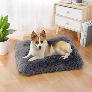 Cama cuadrada de piel sintética suave personalizada para mascotas Cama lavable de diseño simple para perros - Product Image 1