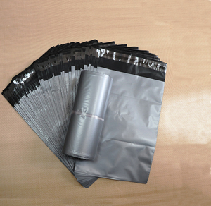 Sac d'expédition gris argenté imprimé personnalisé, pochette d'expédition express en polyéthylène, sac de courrier en plastique résistant à l'humidité - Product Image 6