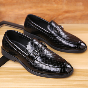 รองเท้าโลฟเฟอร์หนังแท้สำหรับผู้ชาย หัวกลม สวมใส่สบาย พื้นยางน้ำหนักเบา แฟชั่นฤดูร้อน ดีไซน์หัวเข็มขัด รองเท้าลำลอง ไซส์ 48 - Product Image 4
