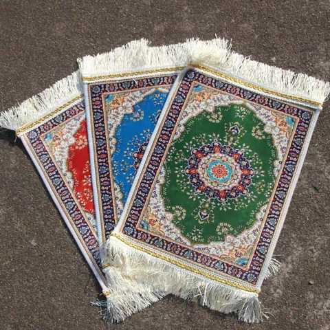 Muslim Prayer Mat Soft Thick Solid Color Embossed Polyester Carpet Washable Patchwork Pattern for Home and Travel