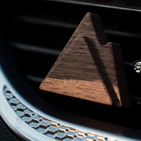 Diffuseur de parfum pour voiture en bois écologique pour la décoration intérieure de véhicule