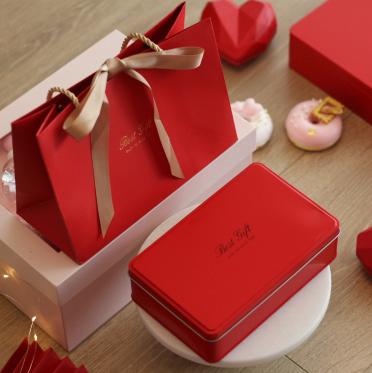 คริสต์มาสเรขาคณิตสีแดง