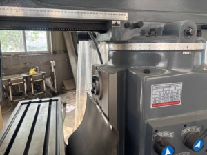 Nguồn cấp dữ liệu tại chỗ Máy phay tháp pháo phổ dọc Máy phay kim loại giá Máy phay kỹ thuật số x6325 - Product Image 3