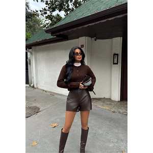 Shorts marron pour femme avec détails zippés - Product Image 3