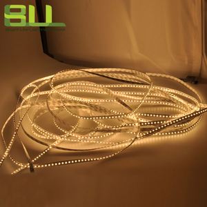2700K暖白色柔性发光二极管条<span class=keywords><strong>3528</strong></span> 120LED 24v 8毫米宽度印刷电路板，用于智能发光二极管条装饰