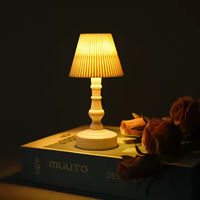 Lampe de table de nuit simple bricolage avec fleurs LAN mignon éclairage décoratif de chevet et de bureau Mini lampe d'ambiance en plastique
