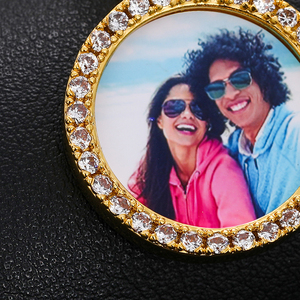 Pendentif Photo Personnalisé en Argent Sterling 925 Plaqué Or 18K avec Moissanite VVS, Forme Ronde 25mm, Bijou Souvenir pour Hommes et Femmes - Product Image 4