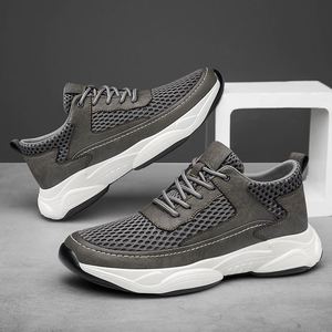 Baskets sportives unies pour hommes, printemps-été, respirantes, légères, en cuir véritable, avec semelles rehaussantes réglables de 6 cm - Product Image 1