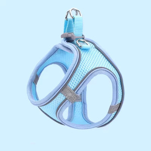 Arnés de malla transpirable T-Cross para perros pequeños y medianos, gatos y mascotas, con correa para paseo y transporte. - Product Image 3