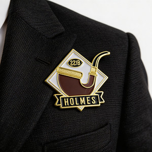เข็มกลัดเคลือบแบบกำหนดเอง ลายเชอ<span class=keywords><strong>ร์</strong></span>ล็อก โฮล์มส์ 221B รูปทรงไปป์  เข็มกลัดโลหะส่วนตัว  ตกแต่งเสื้อผ้า ของที่ระลึก ของขวัญ - Product Image 5