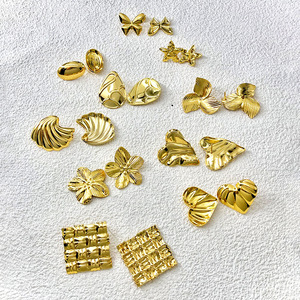 Pendientes de Aro Gruesos de Acero Inoxidable con Baño de Oro de 18K Estilo Punk 2026, Joyería Geométrica Texturizada Retorcida para Mujer al por Mayor - Product Image 1