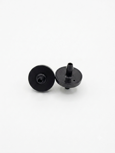 Conector de Riego por Goteo de Plástico Negro con Compensación de Presión para Jardín y Césped - Product Image 4
