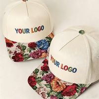 Gorra Trucker de 5 Paneles con Diseño Jacquard en la Visera, Logotipo Bordado Personalizable, Cierre de Hebilla Plateada/Cobre, Modelo Común