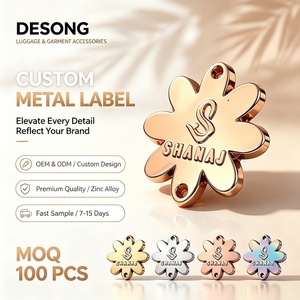 Étiquettes et labels métalliques gravés au laser de haute qualité, sur mesure, écologiques, logo de marque doré en relief 3D pour vêtements, sacs et chaussures - Product Image 1