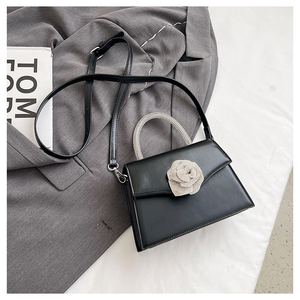 2025 Mini sacs à main de créateur de luxe tendance cristal Rose fleur orné de Satin avec doublure en cuir véritable nouveaux sacs à main de mode - Product Image 3