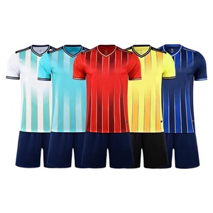 Op maat gemaakte hoogwaardige voetbal zomerset voor jongens en meisjes voor training en jeugdsportkleding met opdruk - Product Image 5