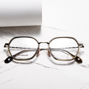 Gafas de titanio rectangulares de montura completa, color sólido, unisex, ligeras, para corrección de la visión en adultos - Product Image 1