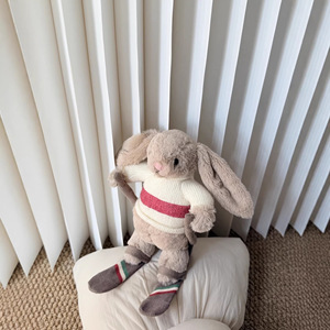Nouvelle Peluche Lapin Skieur 2026 avec <span class=keywords><strong>Pull</strong></span> Tricoté, Poupée Lapin Doux Beige Abricot à Longues Oreilles <span class=keywords><strong>de</strong></span> 20 cm pour Cadeau d'Hiver - Product Image 3