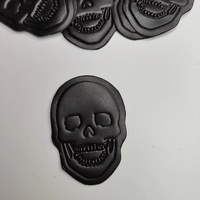 Étiquette de vêtements en jean de marque avec logo personnalisé étiquette PU patch en cuir gaufré/métallique pour vêtements vêtement