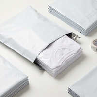 Sac d'expédition postal jetable en PE avec logo personnalisé, auto-adhésif et thermoscellable