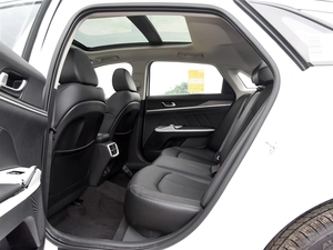 Voiture d'occasion T5 2022-2026 pour berline K5 automatique avec moteur essence, caméra de recul, conduite à gauche, neuve de Chine - Product Image 6