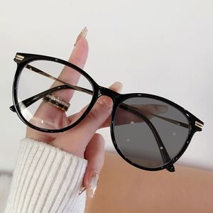 Gafas de Computadora de Metal Vintage para Hombre, Modelo 2026, Montura Redonda, con Bloqueo de Luz Azul y Lentes Fotocromáticas para Mujer - Product Image 2