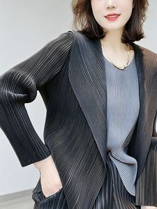 Cárdigan Abierto Gris Plisado Miyake de Poliéster para Mujer, Estilo Casual, Delgado, Transpirable y Ecológico, Colección PY 2026 - Product Image 3