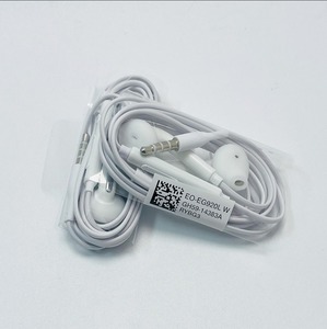 Auriculares Intrauditivos con Cable de 3.5mm con Micrófono Incorporado Compatibles con Teléfonos Móviles Samsung S6 S7 - Product Image 1