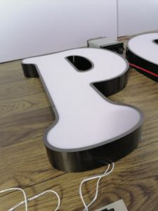 ที่กําหนดเองโลหะ 3d ป้าย<span class=keywords><strong>ไฟฟ้า</strong></span> Illuminated LED ช่องตัวอักษรร้านตัดผมร้านขายควัน Store ป้ายด้านหน้า - Product Image 6