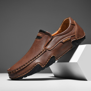 Chaussures de marche souples à enfiler pour hommes, en cuir lisse, design slip-in, semelle antidérapante, idéales pour les promenades décontractées - Product Image 4