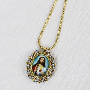 Collier pendentif plaqué or 18 carats Colarmix de haute qualité avec breloque Jésus et Vierge Marie pour femme/unisexe, idéal pour cadeau ou soirée - Product Image 5