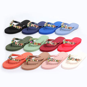 Nouvelles tongs de plage d'été en gros, décorations brillantes, tongs de luxe, tongs à diamants, pantoufles pour femmes - Product Image 1