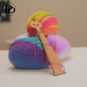 Venta al por mayor a granel verde fino tejido <span class=keywords><strong>Dk</strong></span> enhebrador Australia hilo de <span class=keywords><strong>lana</strong></span> <span class=keywords><strong>merino</strong></span> - Product Image 1