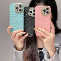 KINGSOUL Coques de Téléphone de Luxe Multi-Marques Compatibles 16/15 Pro Max/14 Pro Max en TPU Antichoc Style Maquillage Ins à Clipser