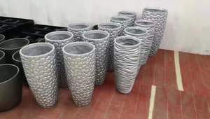 Pots de plantes en fibre de verre de grande taille, style européen, sculptés à la main, légers, résistants et durables, très demandés pour la plantation en jardin et à la maison - Product Image 5