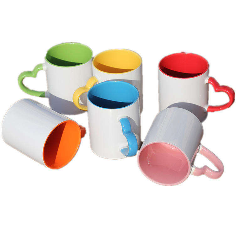 ที่จับรูปหัวใจด้านในแก้วหลากสีสัน