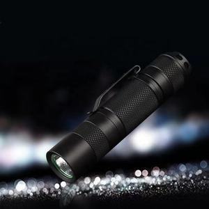 Mini Linterna LED EDC, Funciona con Pilas AA, Clasificación IP65, Aleación de Aluminio, 150 Lúmenes, Multicolor, con Clip - Product Image 6