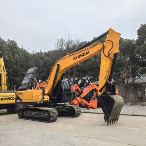 Excavadora Usada Hyundai 220LC-9S en Buen Estado, con Motor Doosan 220LC 210LC, Bomba de Caja de Cambios y Rodamientos, Fácil Operación - Product Image 2