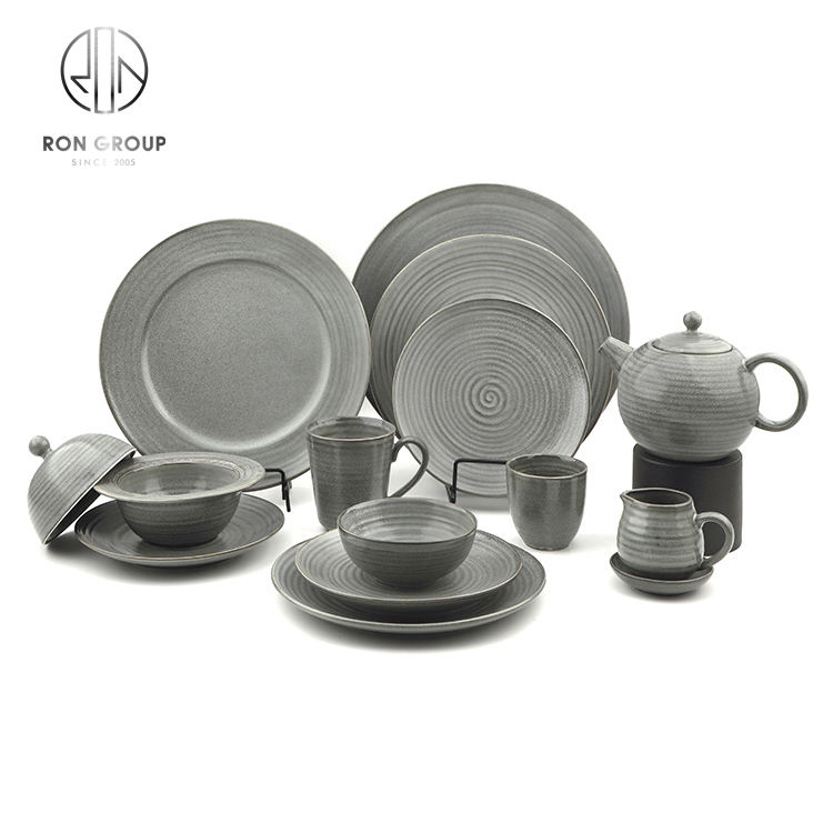 Ensemble d'assiettes