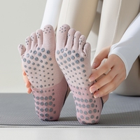 Vente en gros Sport Grip Cinq Doigts Chaussettes Yoga Femme Professionnelle Logo Personnalisé Coton Antidérapant Pilates Chaussettes De Sport