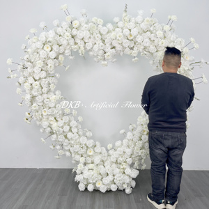 ซุ้มดอกไม้ประดิษฐ์จากโรงงาน DKB รูปหัวใจสีขาว ประดับด้วยดอกกุหลาบ สำหรับตกแต่งพิธีแต่งงาน จัดดอกไม้สุดโรแมนติก - Product Image 3