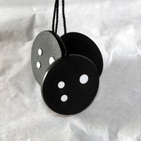 Étiquettes personnalisées pour vêtements et chaussures, écologiques, avec logo 3D en relief, en plastique PP, étiquettes suspendues avec cordon en nylon, sacs de marquage
