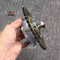 Chaîne à rouleaux de moto de haute qualité SNOR avec kit de pignon à rouleaux pour pièces de moto pour CD110 GN125/43T/15T/428H-128L